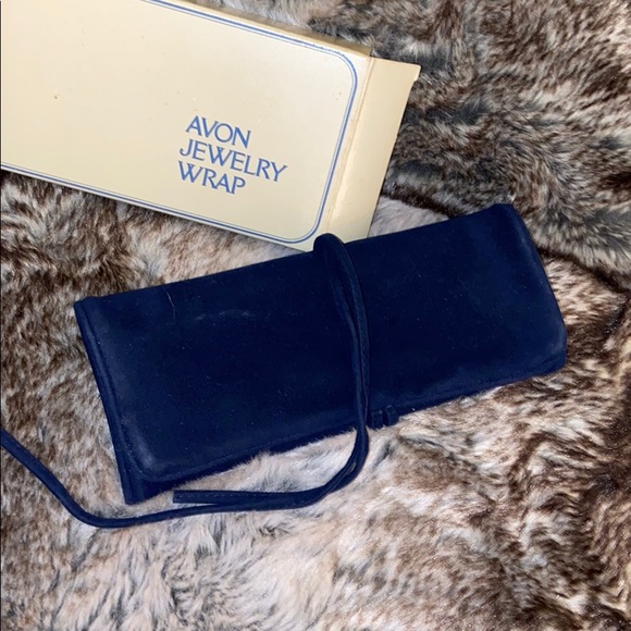 Velvet Vintage Jewelry Wrap - Picture 2 of 5